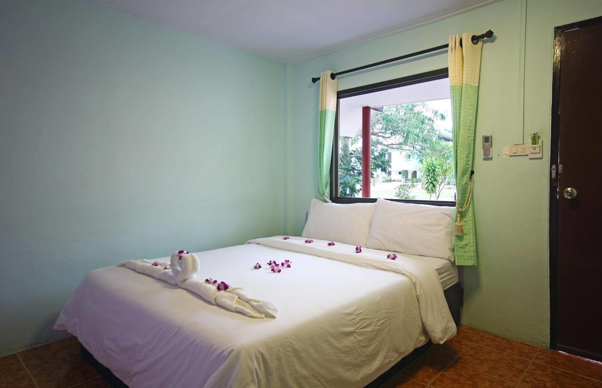 Gypsy Bungalow Phi Phi-öarna Exteriör bild